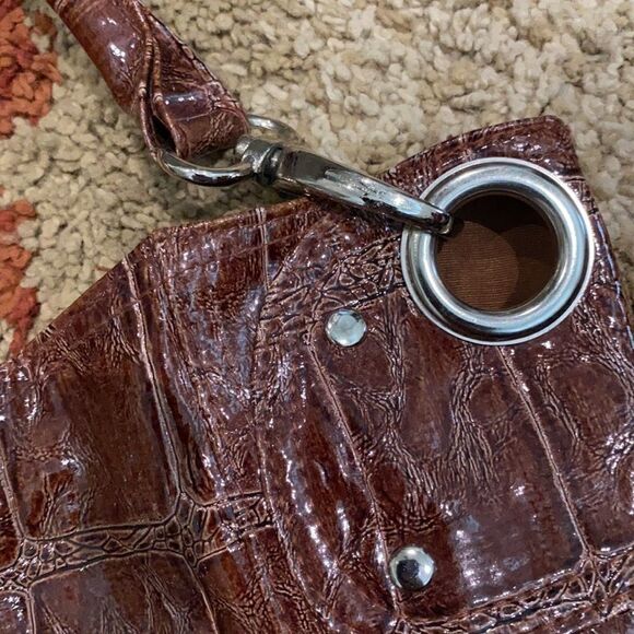 ❤️ Textured Faux Gator Tote ❤️ - Picture 4 of 8